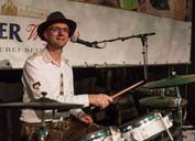 Volker am Schlagzeug - Oktoberfest 2016 in Hamburg